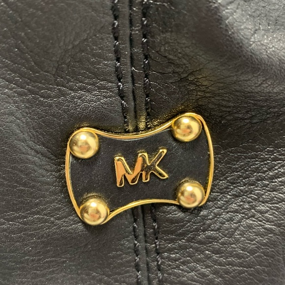 Michael Kors Black Leather Bucket Bag with Drawstring - Picture 8 of 13